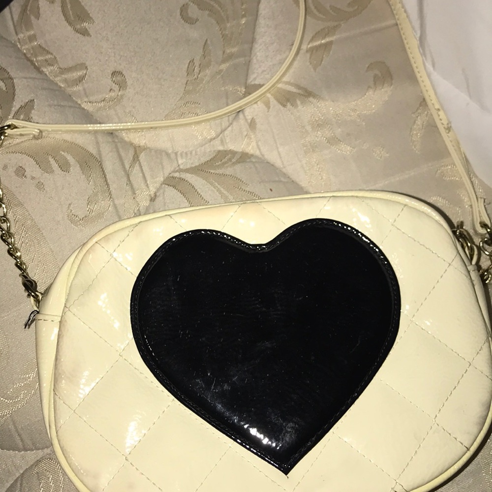 OFF WHITE BLACK HEART BETSEY JOHNSON BAG